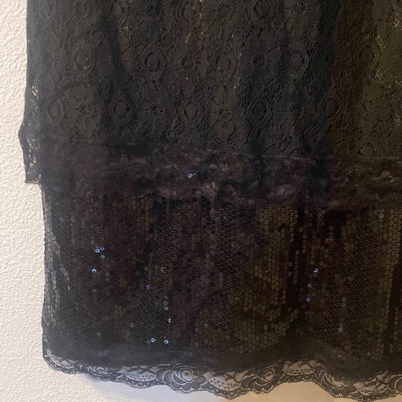 NWT Fifi & Girls sequence bottom dress size is not on it but fits like a medium - Picture 2 of 7